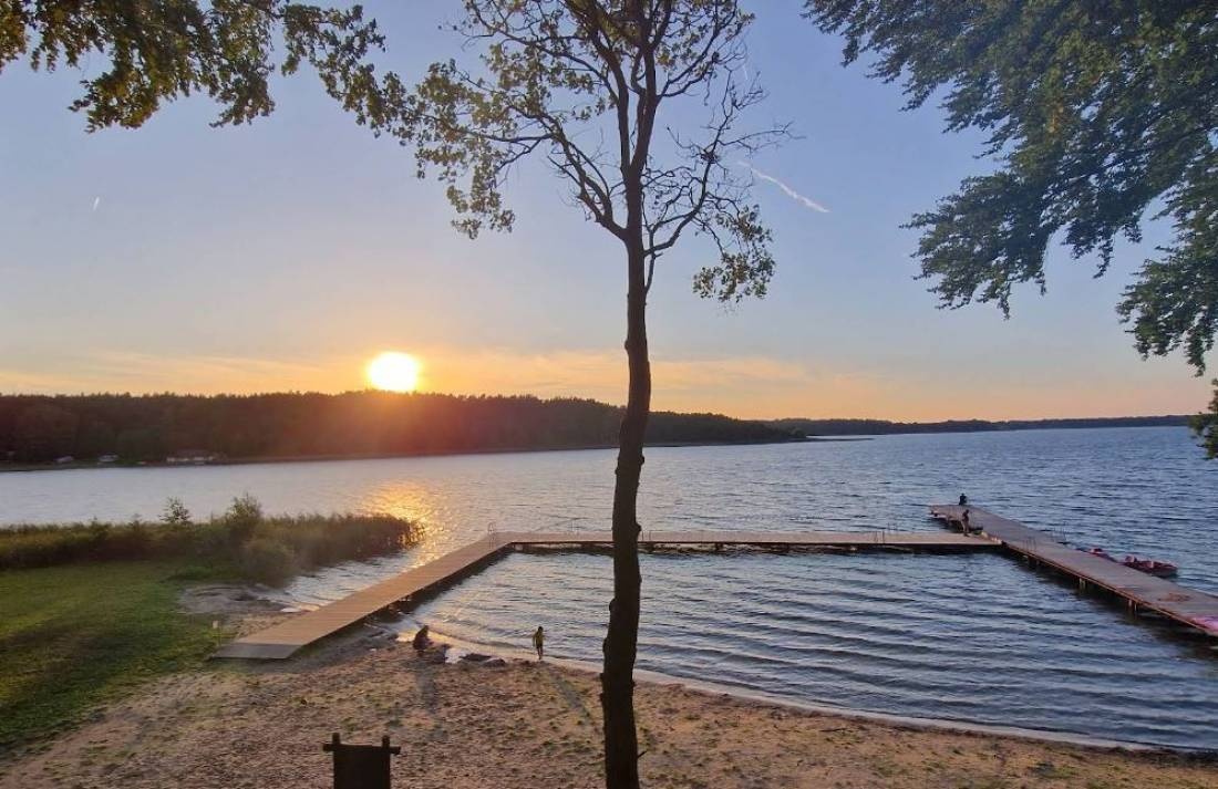 Island Camp. Kemping — Area da campeggio in Cieszyno