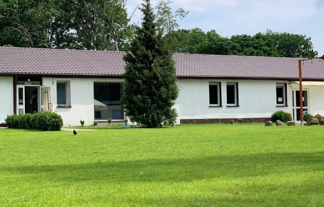 Galeria PRL noclegi pole namiotowe kemping sala imprezy — Campingplass in Borne Sulinowo