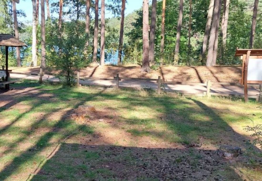 Pole Biwakowe — Campingplass in Jeziorno