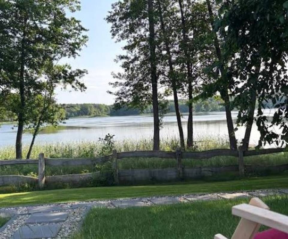 LAKE CHILL Camping - domki całoroczne nad jeziorem — Campingplatz in Mierzyn