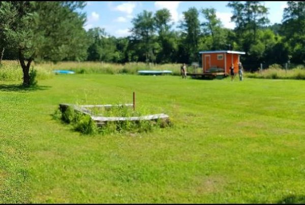 Pole biwakowo-kamperowe 