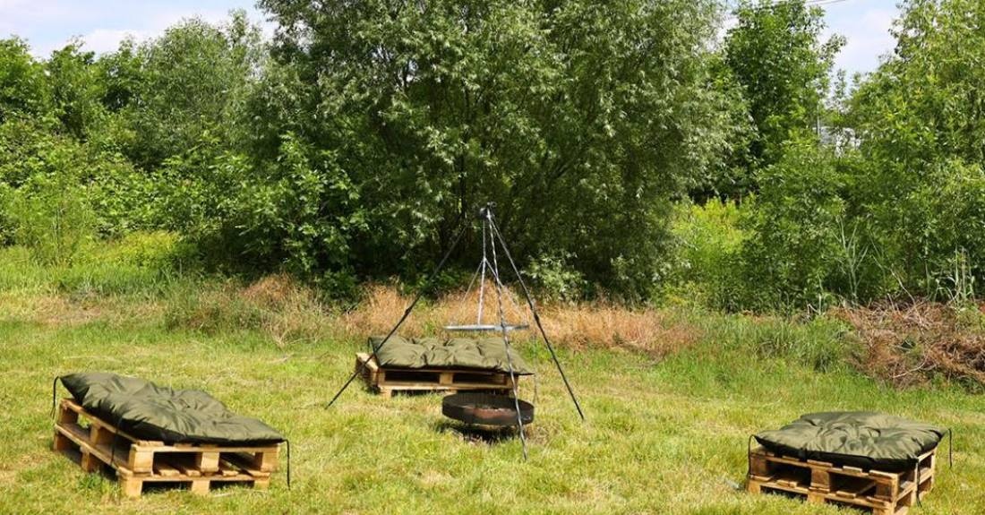 Biwak Bajlando — Kamp yeri in Psary