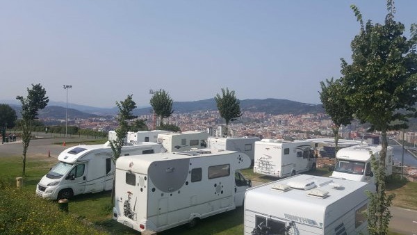 Caravaning Kobetamendi — Area di sosta in Bilbao