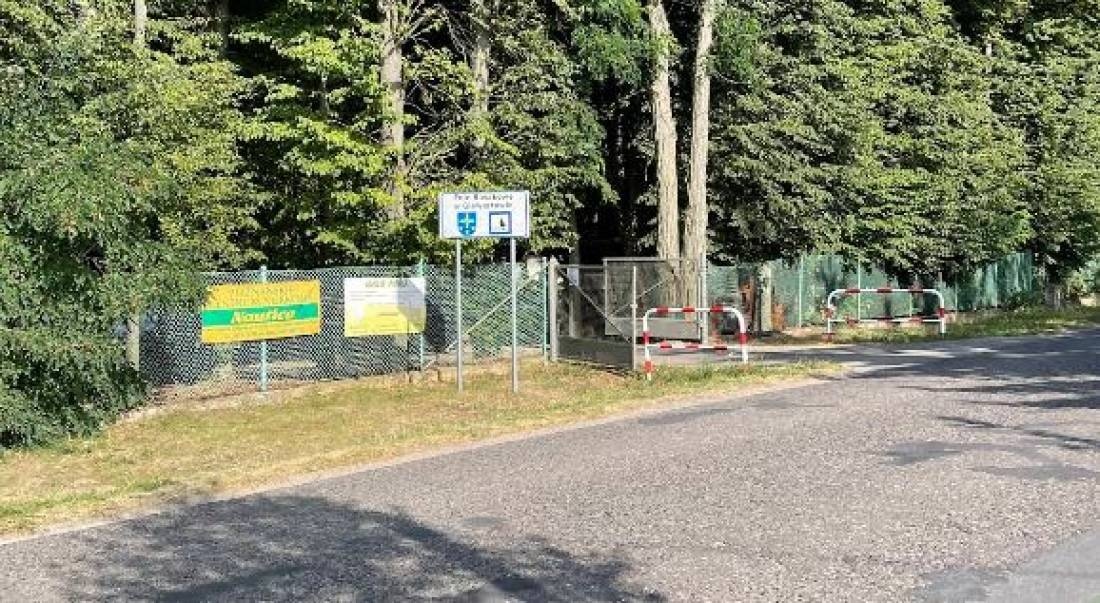 Pole Biwakowe w Giewartowie — Cámping in Giewartów