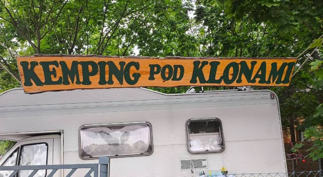 Pole kempingowe Pod Klonami — Cámping in Powidz