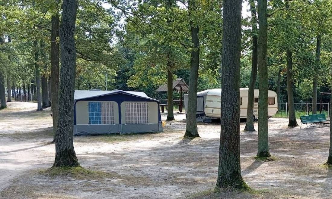Camping, pole biwakowe GOKiR — Cámping in Przyjezierze