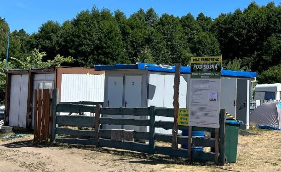 Pole namiotowe Pod Sosną Teodorowo — Cámping in Teodorowo