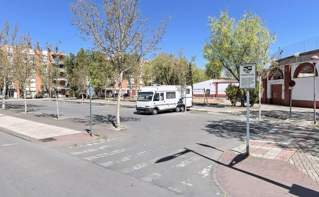 Área autocaravanas Alcázar de San Juan — Stellplatz in Alcázar de San Juan