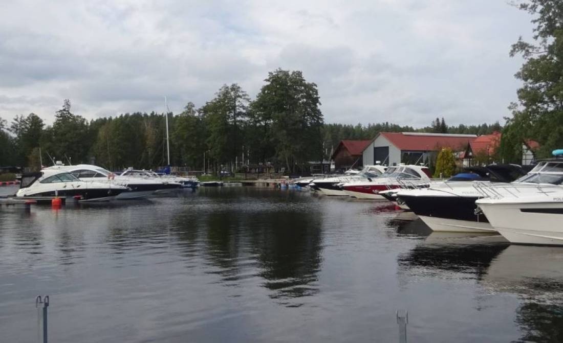 Stanica Żeglarska Korektywa — Kemping in Piaski