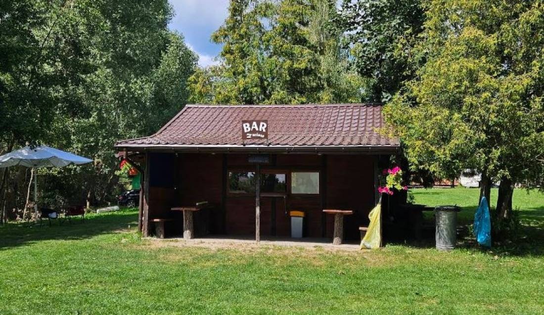 Camp Zacisze Pole Namiotowe — Kemping in Zameczek