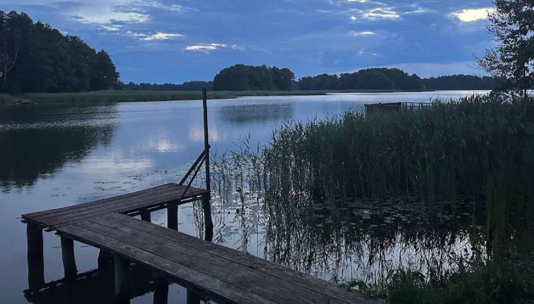 Pole namiotowe Zacisze — Kamp yeri in Dłużec