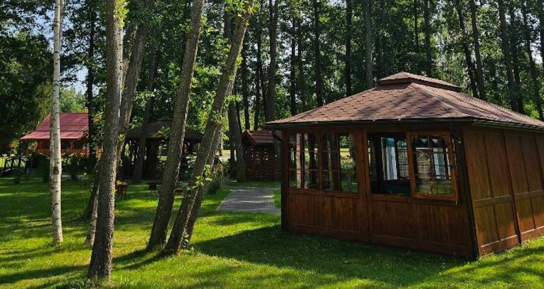 Domki nad jeziorem Swiecajty — Cámping in Kolonia Rybacka