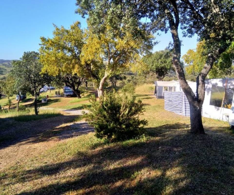 Camping Serro da Bica — Kemp in Ourique