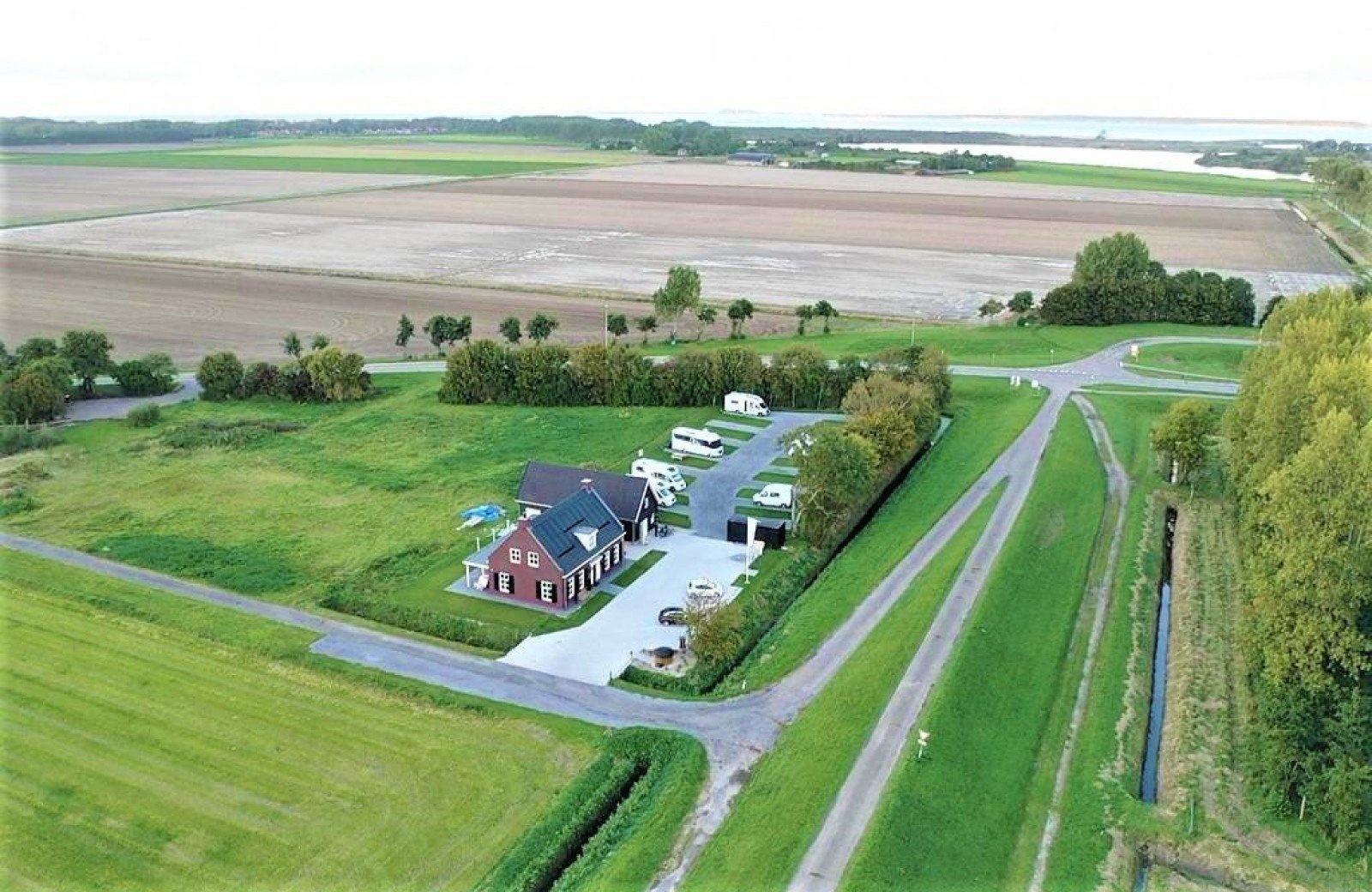 Stellplatz Bij Zee — Area Autocaravanas in Stellendam