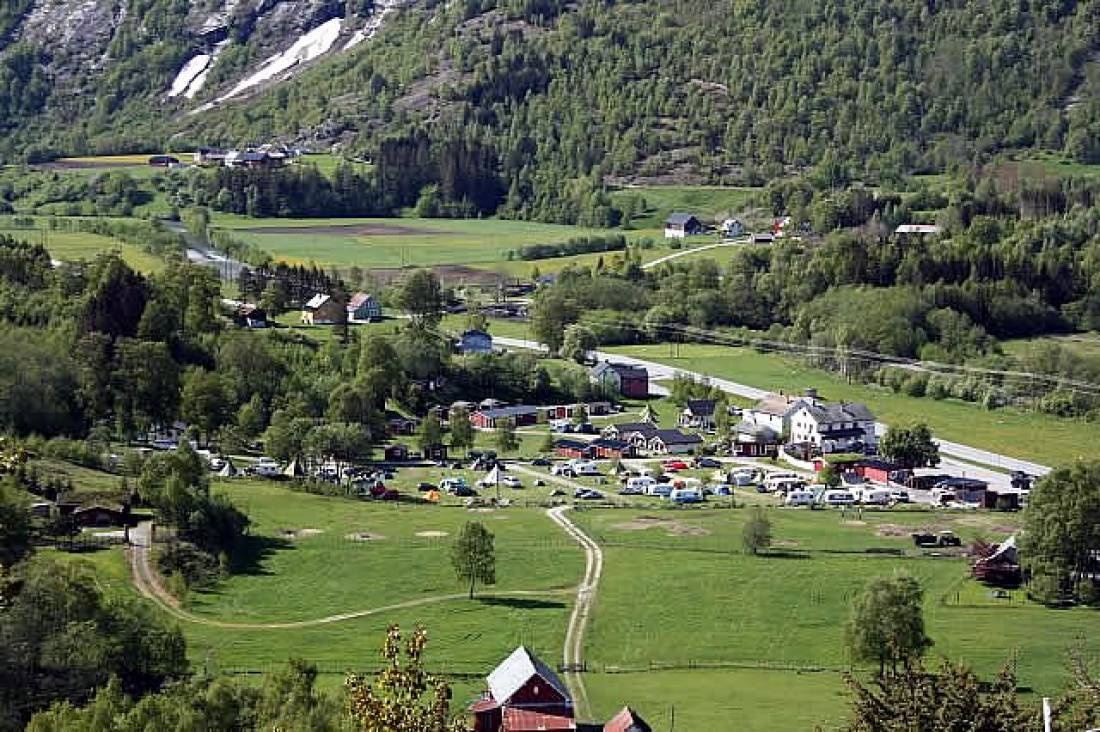 Folven Adventure Camp — Campingplads in Hjelledalen