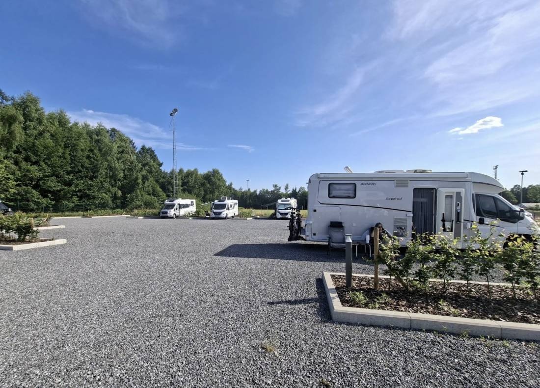Aire Camping-Car Park Linbramont- Chevigny — Area Autocaravanas in Libramont-Chevigny