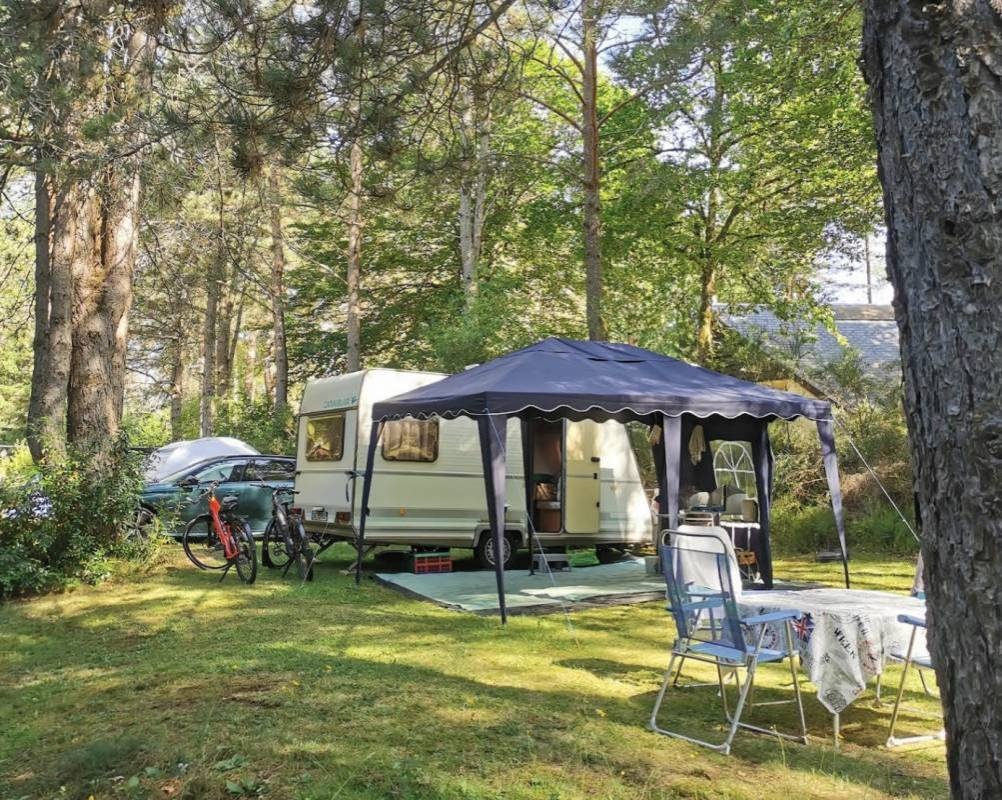 Camping Les Sapins de Corrèze — Kamp yeri in Palisse