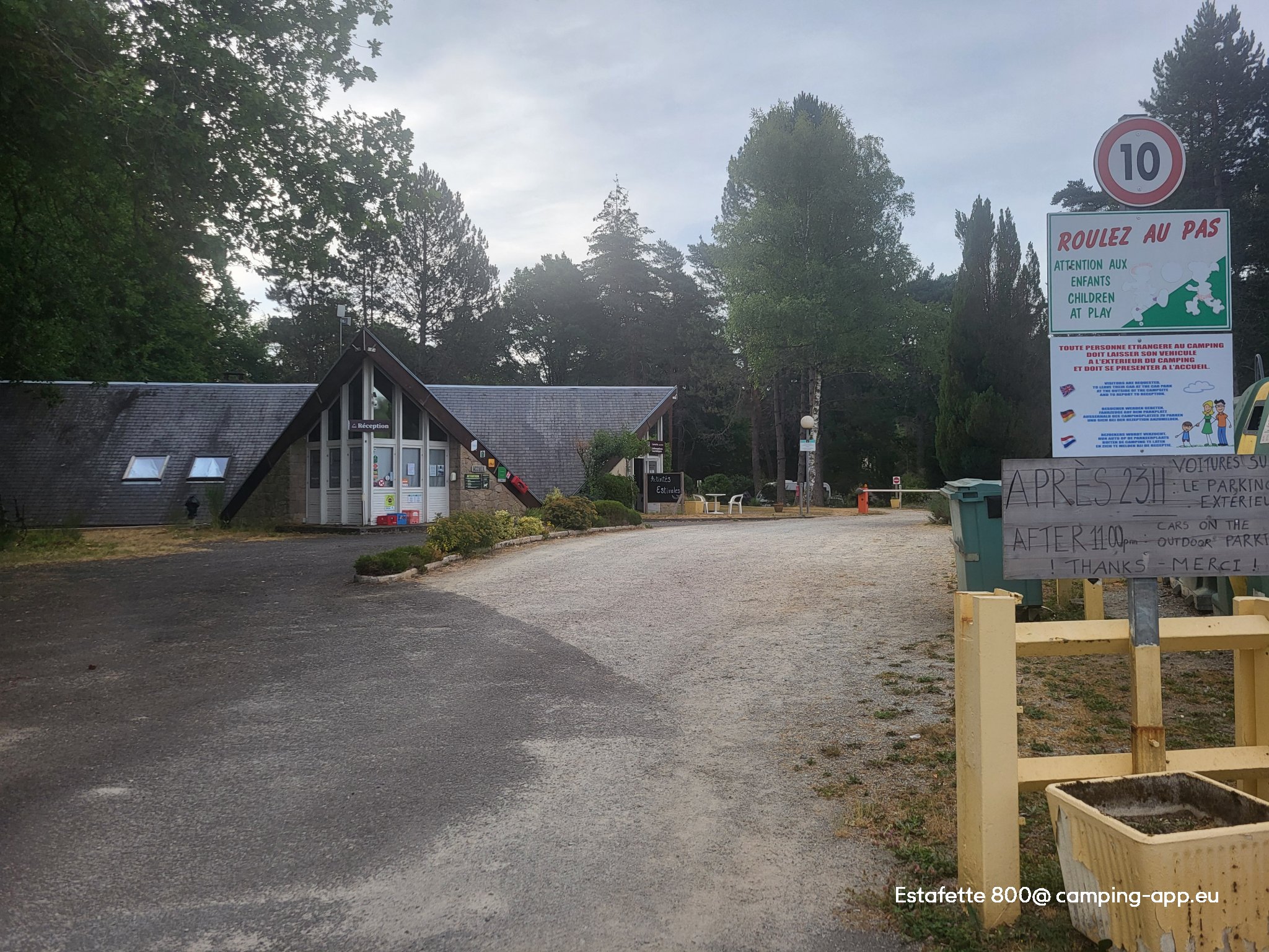 Camping Les Sapins de Corrèze — Foto 6