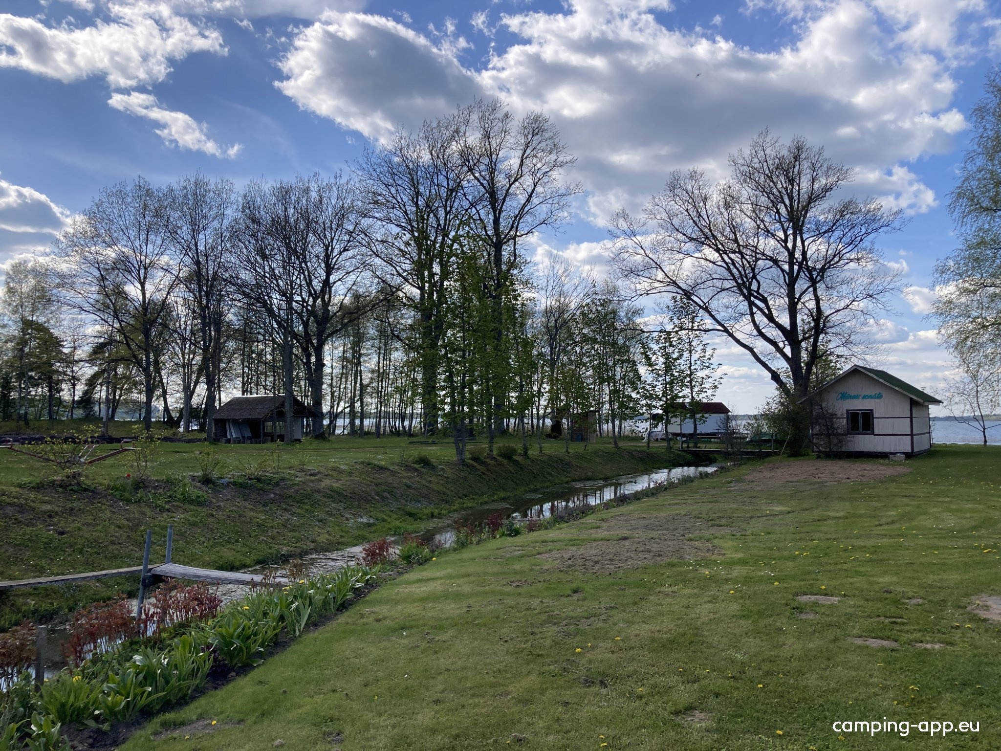 Camping Ezermalas — Cámping in Kolberģis
