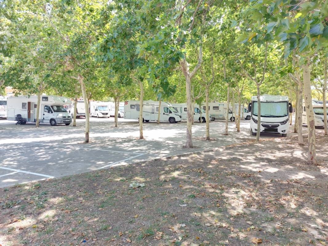 Übernachtungsparkplatz Huesca — Area Autocaravanas in  Huesca