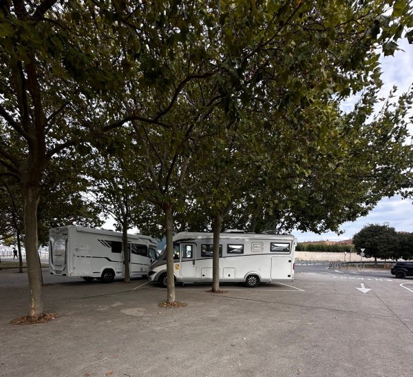 Übernachtungsparkplatz Huesca — Photo 5