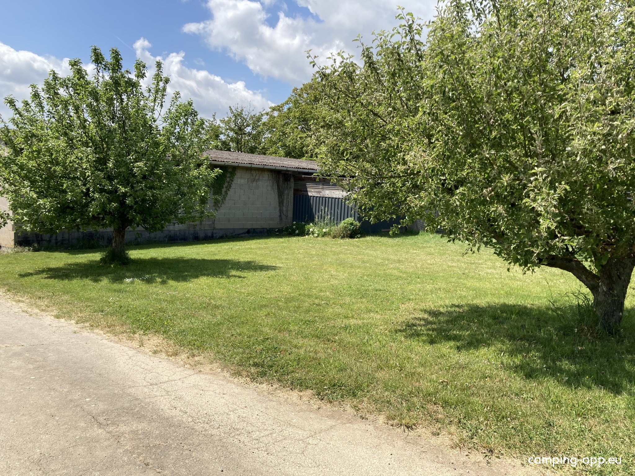 Stellplatz 2 Straußenfarm — Campervan Site in Weyer