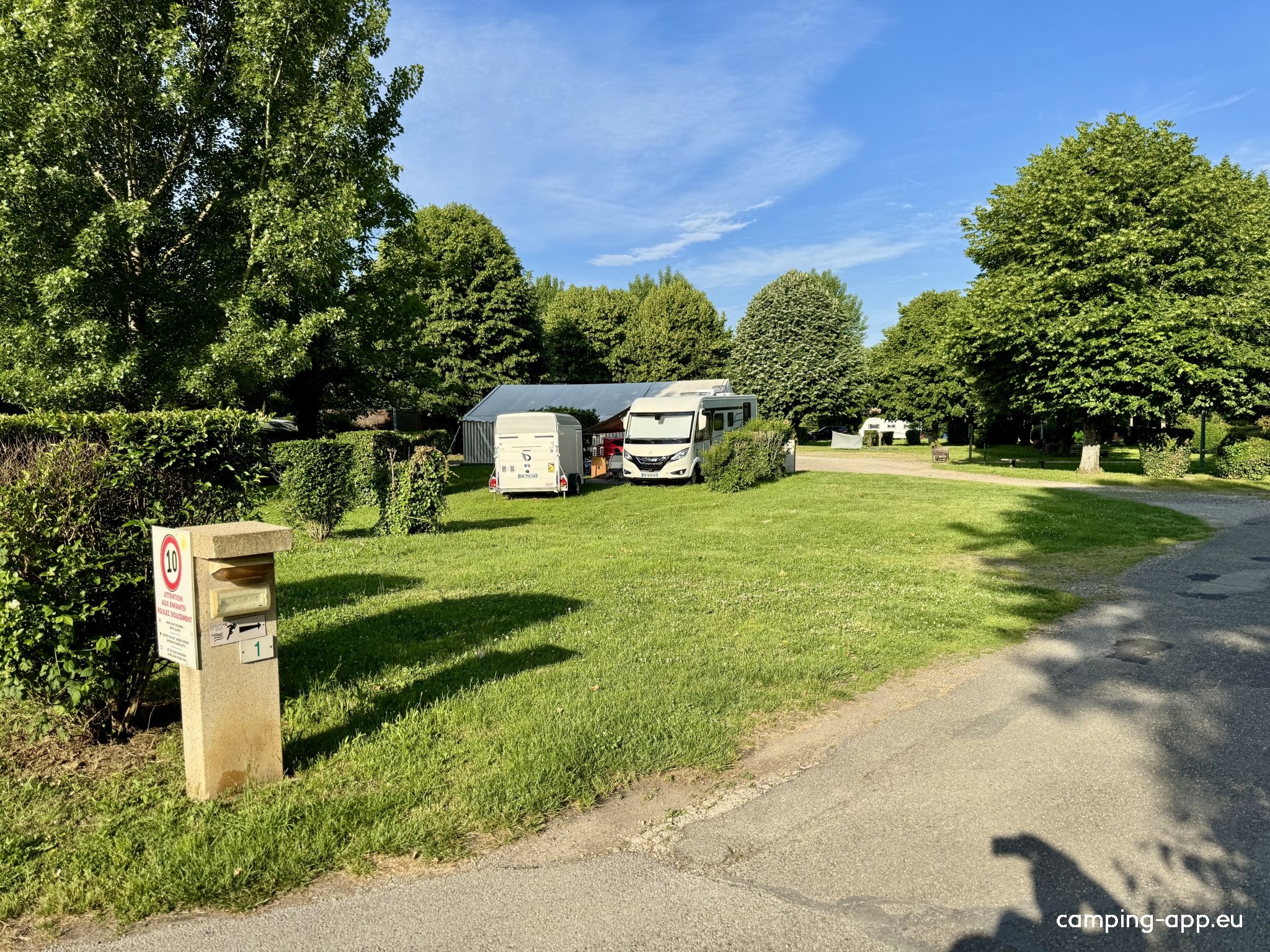 Camping Kanopée Village — Campingplass in Trévoux