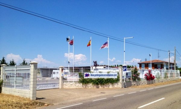 Parking Area de León Ribaseca — Photo 2