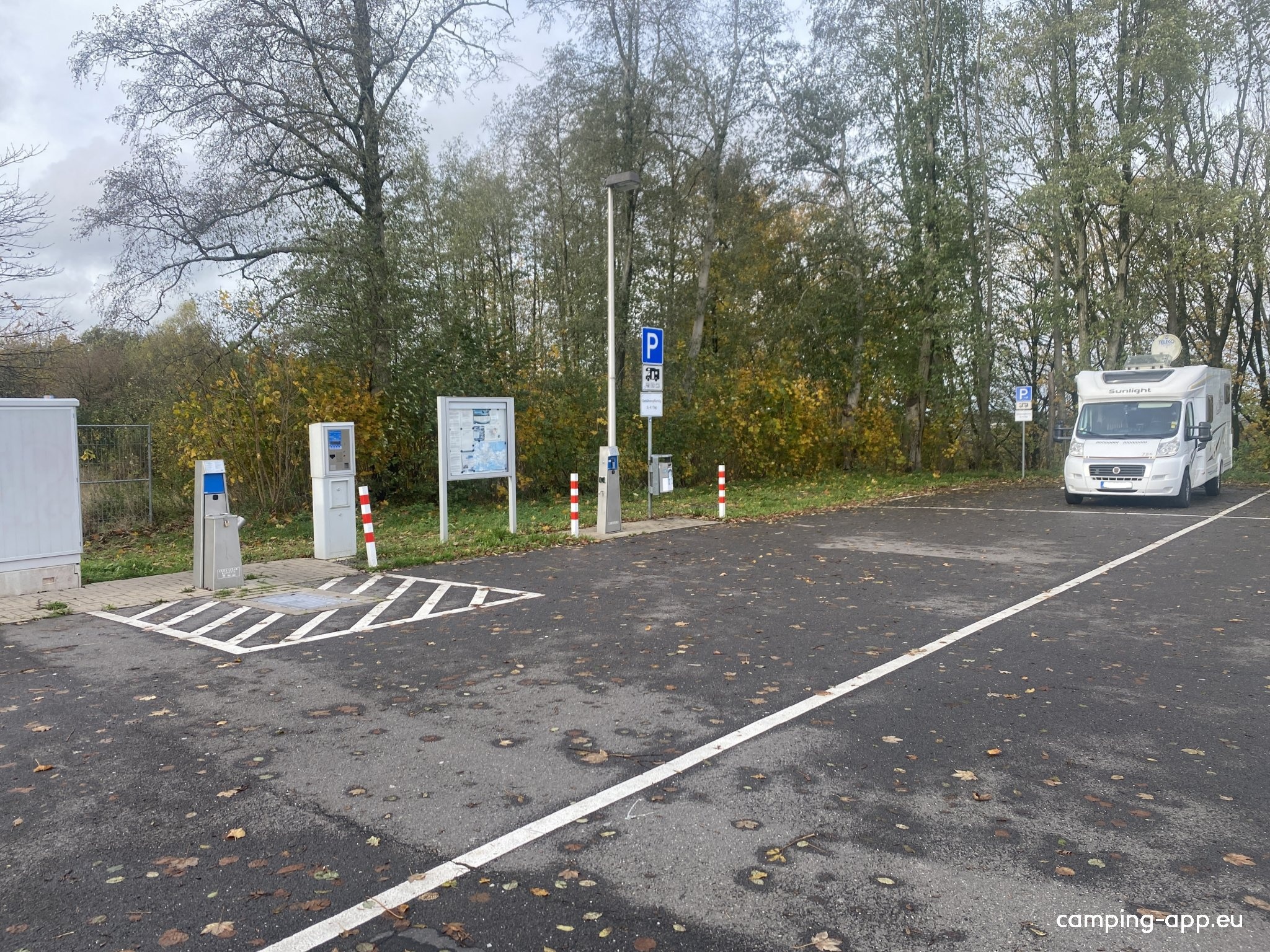 Stellplatz am Schützenplatz (max 7.5t) — Camperplaats in Meinerzhagen