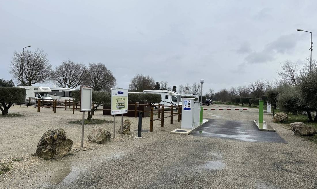 Stellplatz Codolet — Karavan Sitesi in Codolet