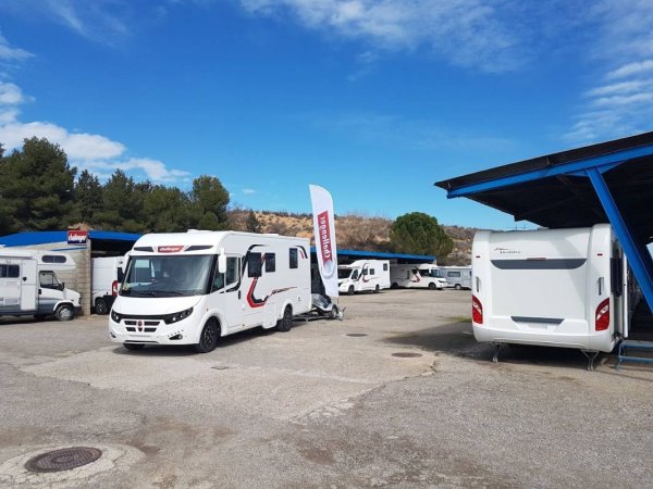 Stellplatz bei Caravanas Miguel Lleida — Photo 2