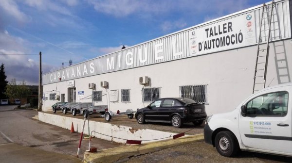 Stellplatz bei Caravanas Miguel Lleida — Zdjęcie 3