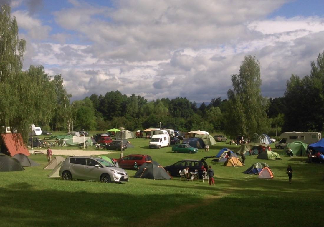 Autocamp Příhrazy — Sítio de acampamento in Žďár