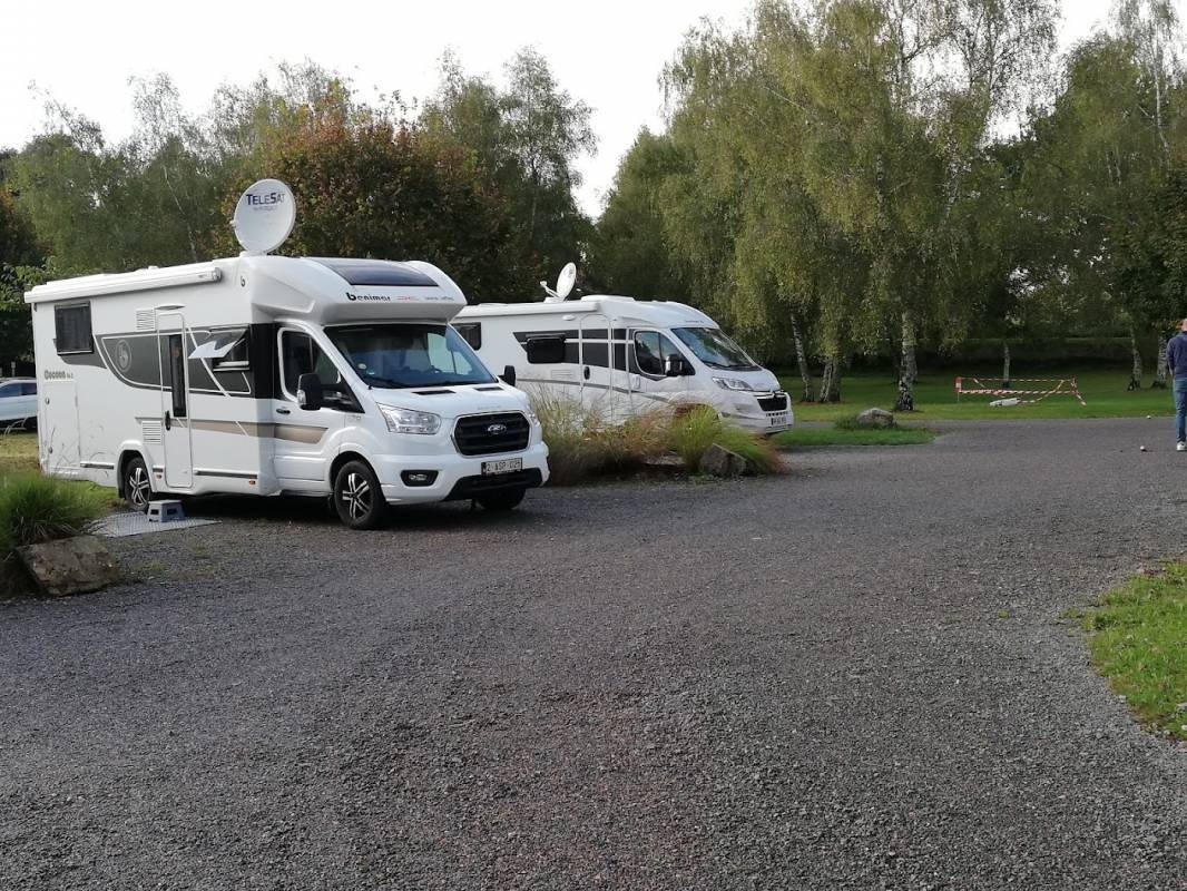 Camping de mon Village de Sepmes — Karavan Sitesi in Sepmes