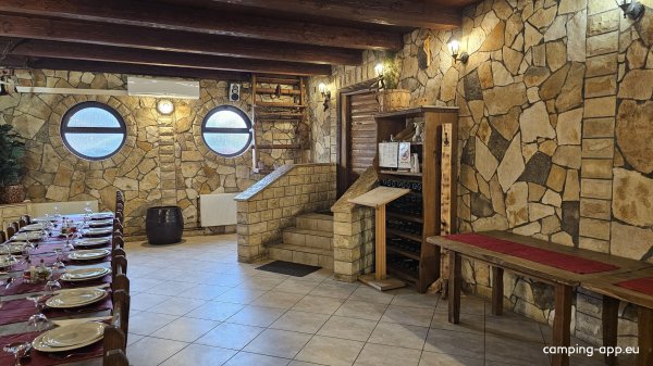 Banovi Dvori Camp — Photo 2