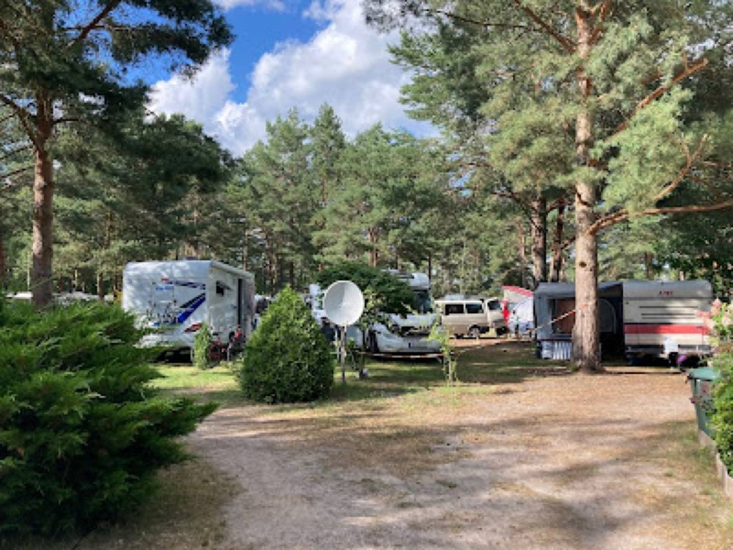 Wald- und Naturcampingplatz am Tonsee Süd & Yoga — Kemp in Groß Köris