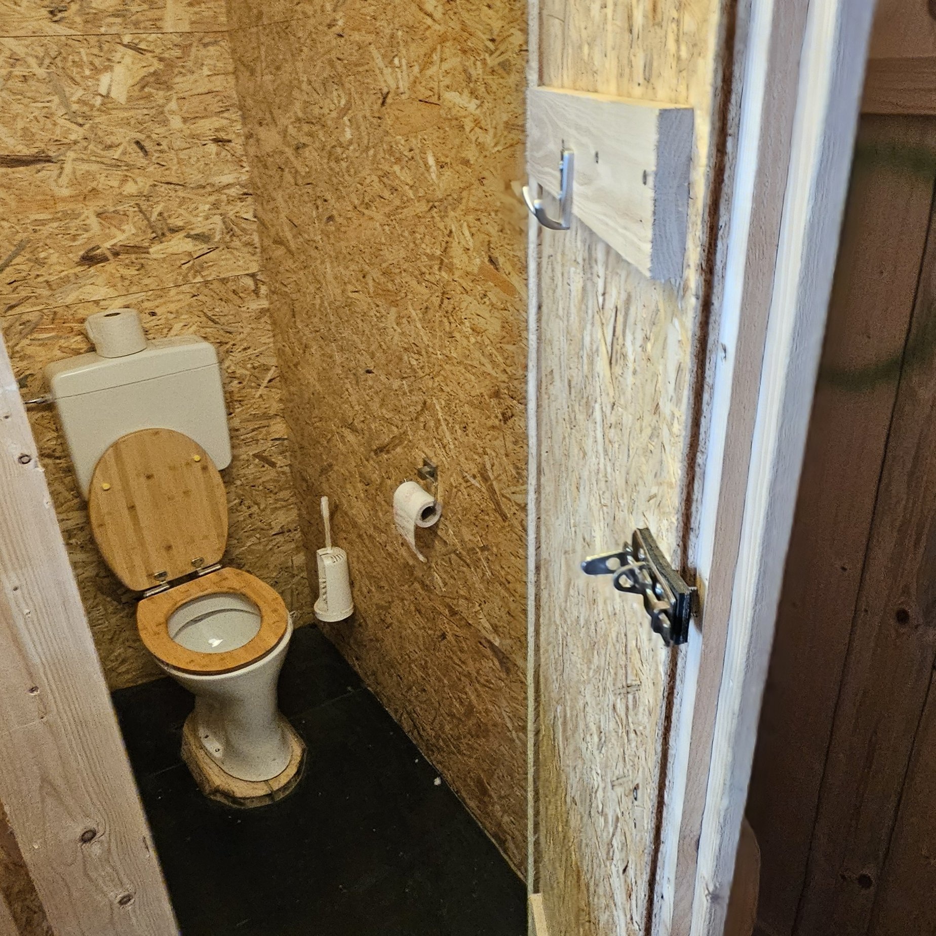 Toni's Camperhof — Area Autocaravanas in Enzelsdorf