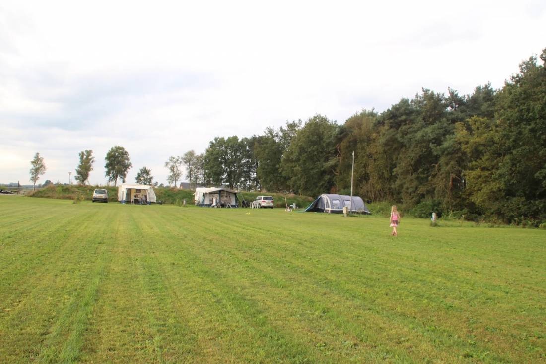 Natuurcamping de boerenzwaluw — Campingplatz in Beerzerveld