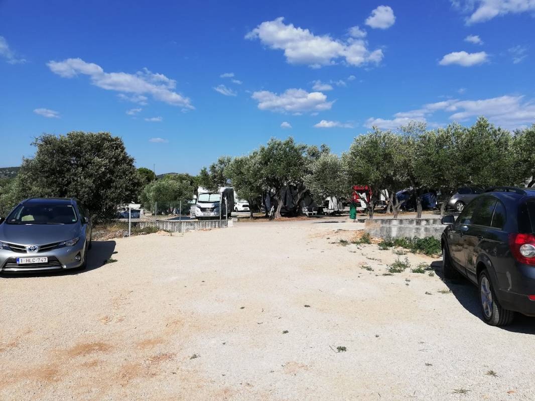 Autocamp More — Campingplass in Jezera