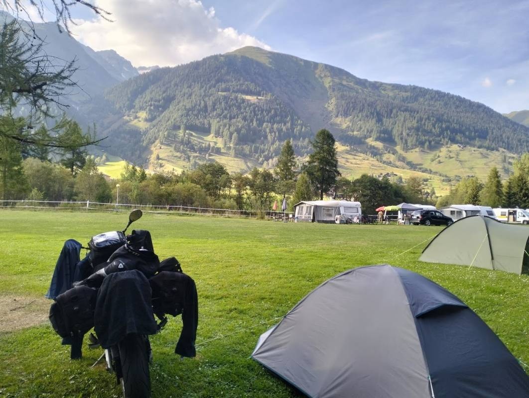 Camping Riverside — Campingplass in Goms
