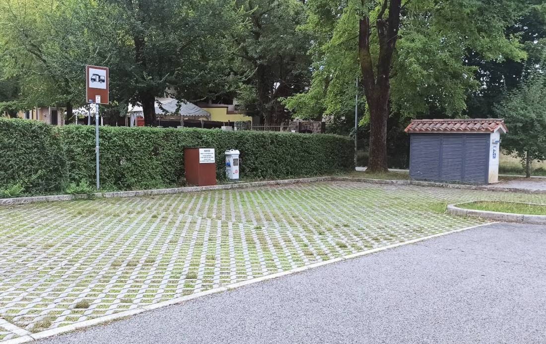 Area camper Mossa — Stellplatz in Mossa