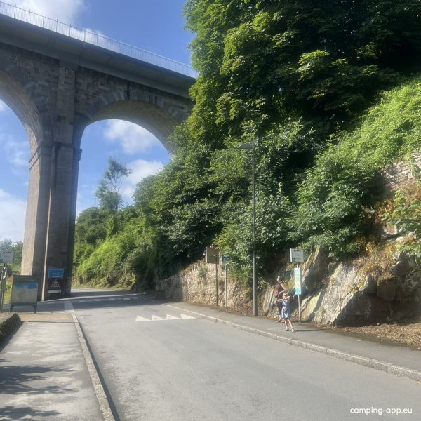 Parkplatz bei Dinan — Photo 3