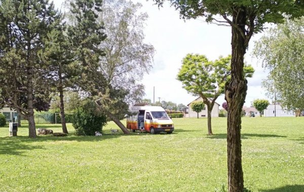 Camping Municipal Clefmont — Photo 2