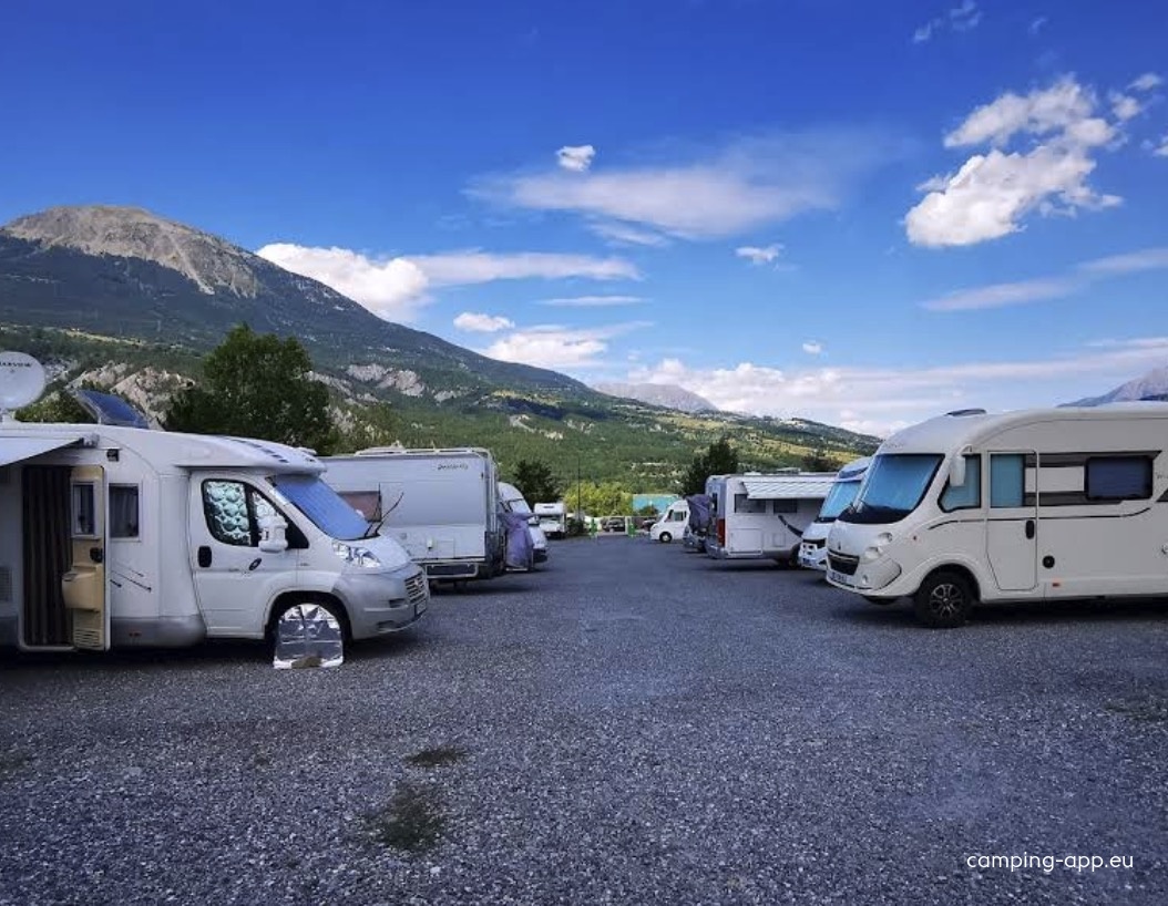 Camping Municipal la Garenne *** — Kemp in Crots