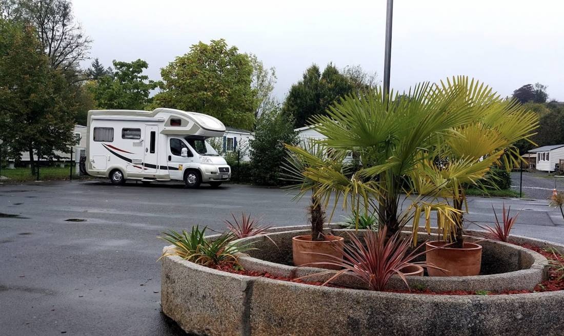 Stellplatz Villedieu-les-Poêles-Rouffigny — Campervan Site in Villedieu-les-Poêles-Rouffigny