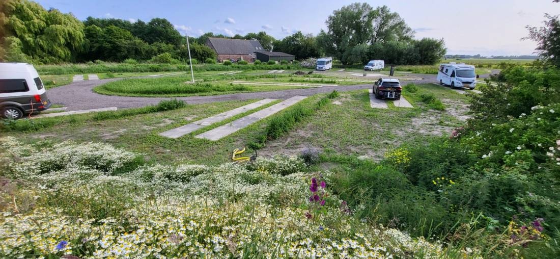 Camperplaats Op ‘t Hof van de Milliano — Ställplats in IJzendijke