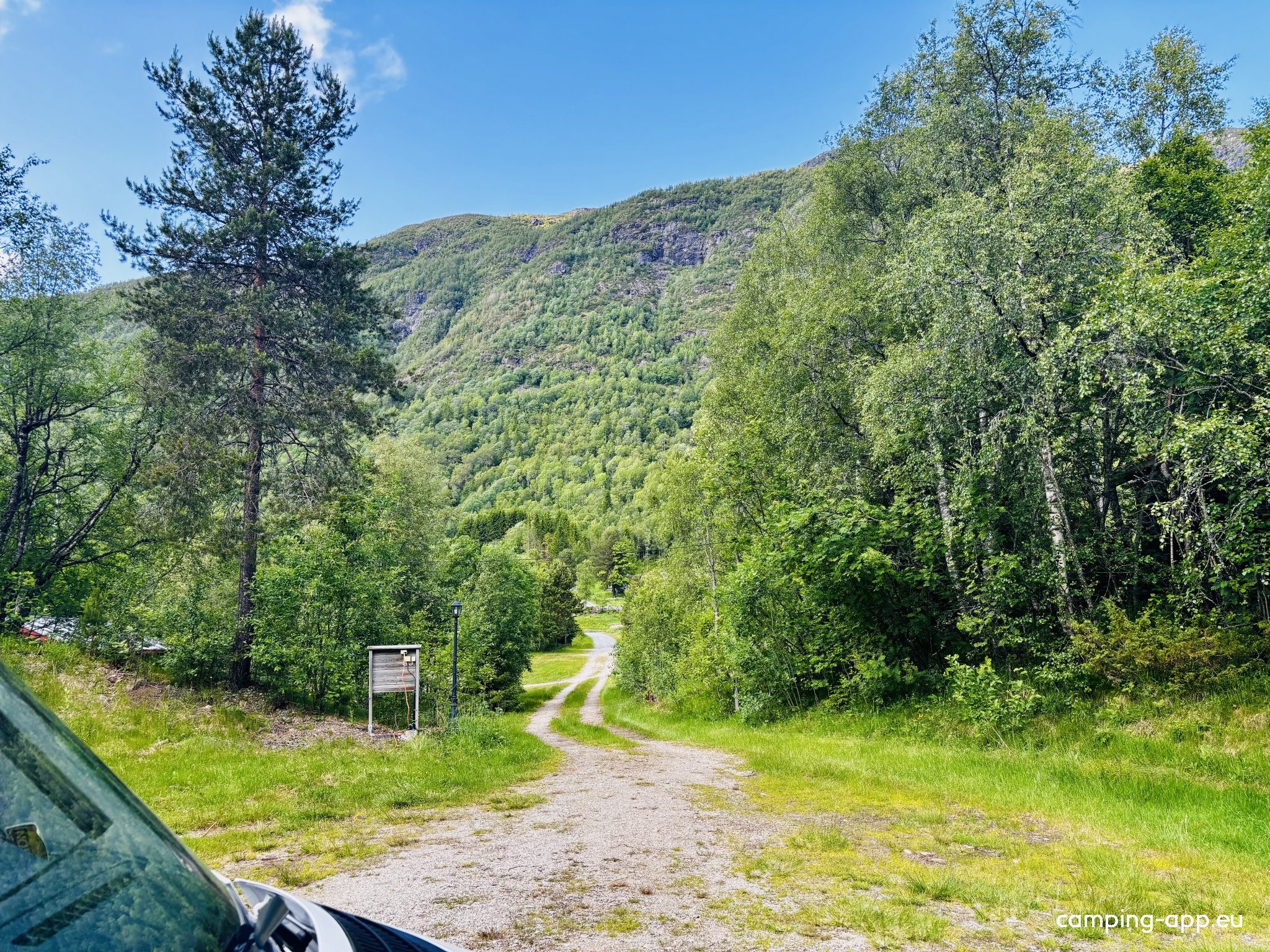 Grunge — Aire camping car in 