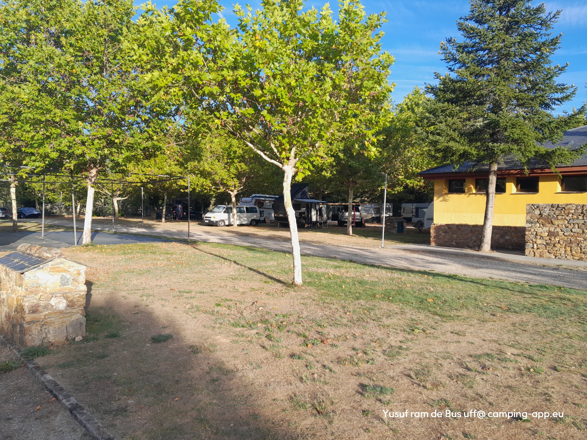 Camping Los Molinos — Sítio de acampamento in Manzanal de Arriba