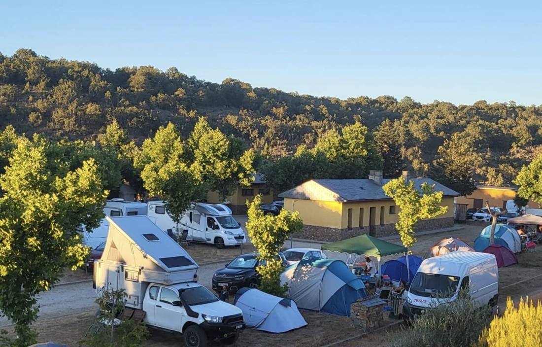 Camping Los Molinos — Kamp yeri in Manzanal de Arriba