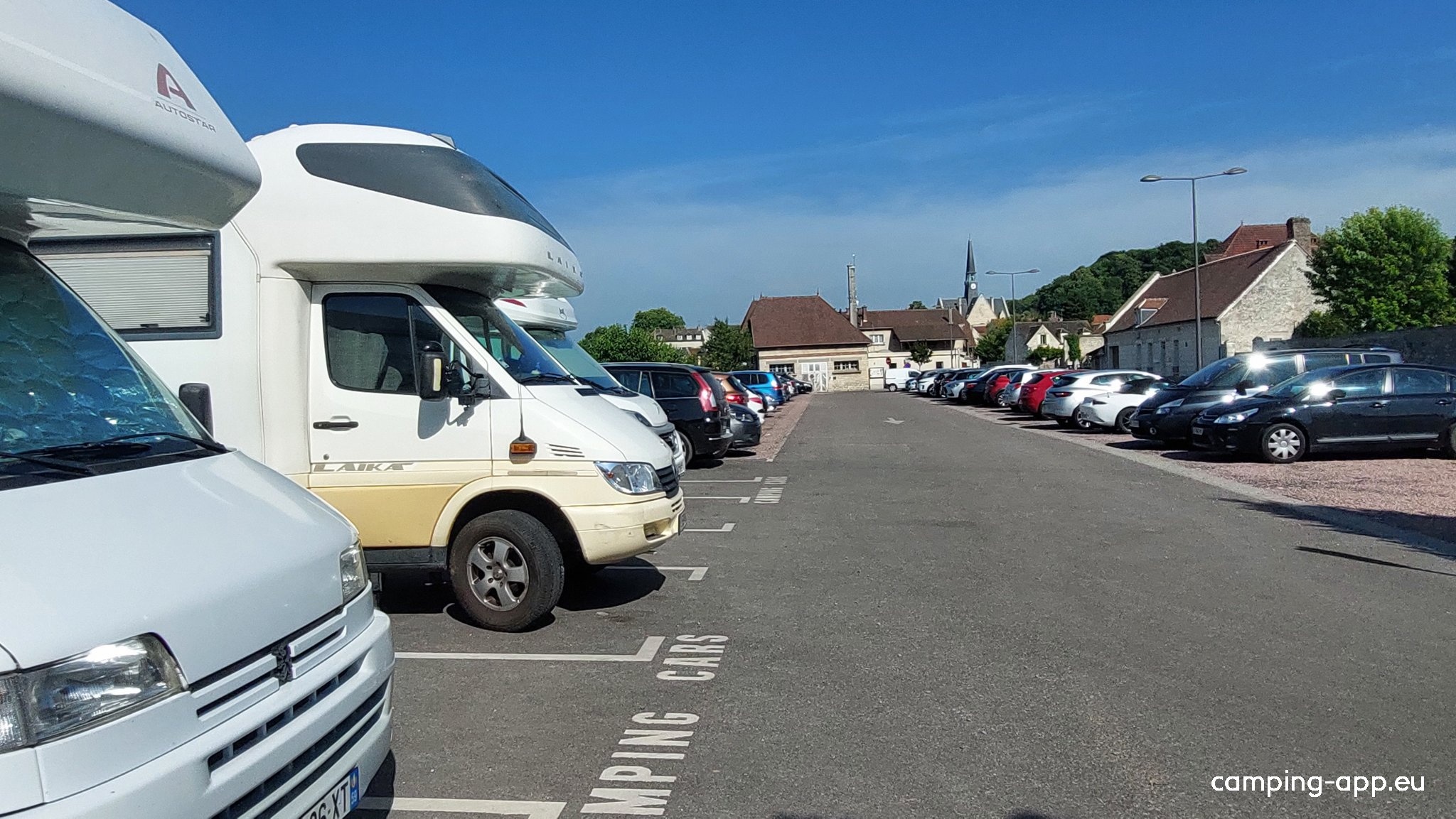Parking camping car — Karavan Sitesi in Pont-Sainte-Maxence